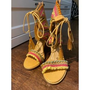 NWOT Vigo Fiore Heels